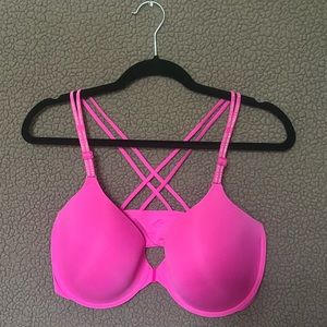 Victoria’s Secret T-Shirt Lightly Lined Demi